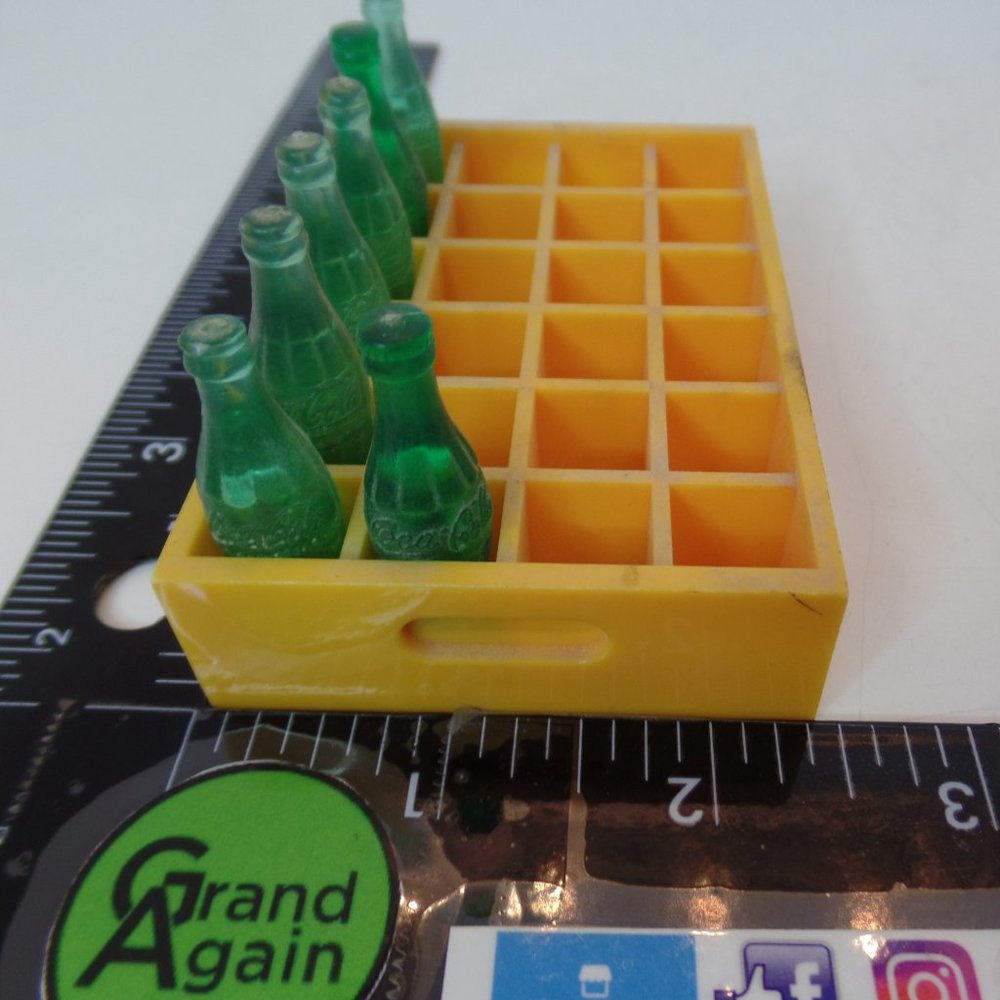 Vintage Drink Coca-Cola Mini Yellow Tray With 7 Green Plastic Coke Bottles Mini - Picture 5 of 6